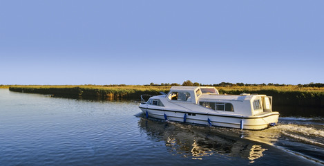 cruising on the norfolk broads