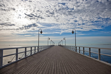 Molo rano. Orłowo, Polska.