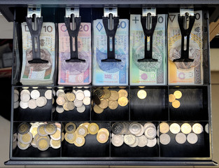 Szuflada z pieniędzmi