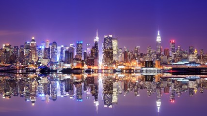 Manhattan Skyline z odbiciami