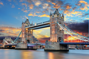 Tower Bridge w Londynie, UK