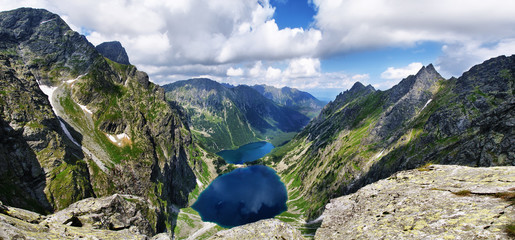 Piękny widok z Buli pod Rysami na Czarny Staw i Morskie Oko