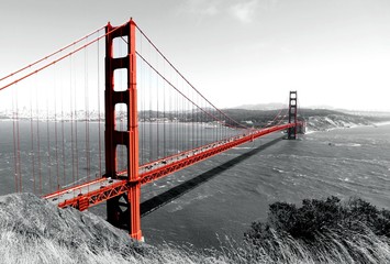 Golden Gate Bridge Czerwony Pop na B&W
