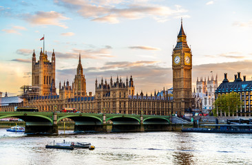 Pałac Westminsterski w Londynie wieczorem - Anglia