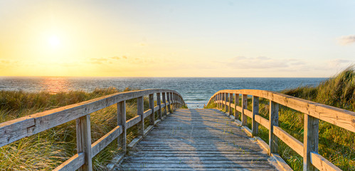 Wakacje, woda, wydmy