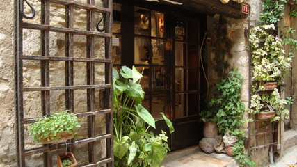 uliczki starego miasta Tourrettes sur Loup