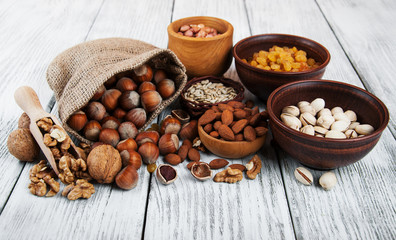 different types of nuts