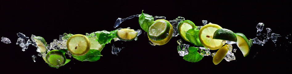 kawałki limonki i cytryny z miętą
