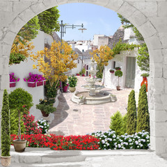 Widok ulicy, stare miasto, kwiaty