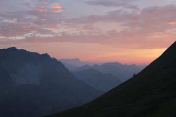 Sonnenuntergang in den Bergen