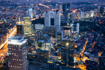 panorama miasta noca - miejsckie światlła 