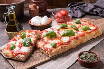 Prostokątna pizza romana