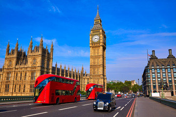 Wieża zegarowa Big Ben i London Bus