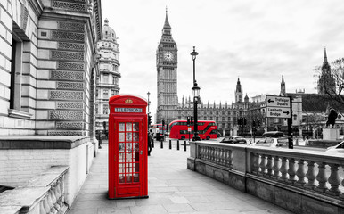 Londyńskie budki telefoniczne i Big Ben