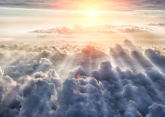 Piękne błękitne niebo w tle