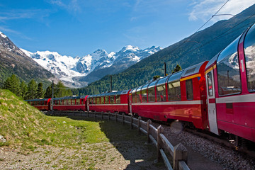 Bernina Red Train - Szwajcaria