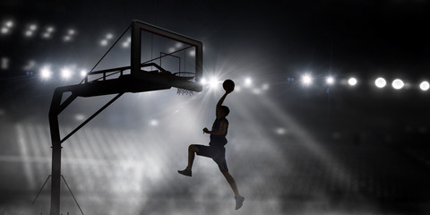 To czas gry. Różne środki przekazu