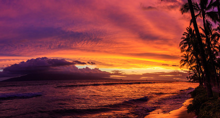 Kolorowy zachód słońca Maui