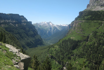 Valle de Ordesa, Pireneje, Hiszpania - górska panorama w Dolinie Ordesy