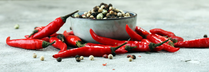 czerwona papryka chili gorący ptak z pieprzem odciski