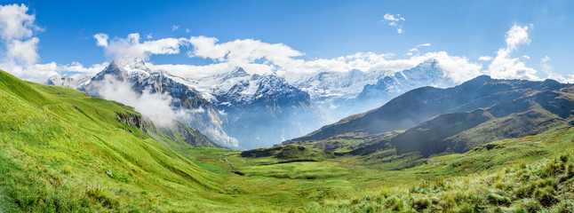 Alpy Szwajcarskie Panorama w pobliżu Grindelwald w Oberlandzie Berneńskim