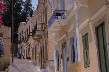 Symi, Grecja - romantyczne uliczki