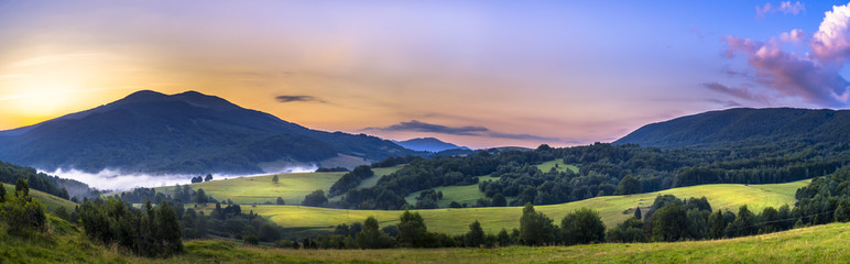 Bieszczady, Połonina Caryńska przed wschodem słońca