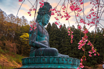 Wielki Budda - Showa daibutsu w świątyni Seiryuji w Aomori w Japonii