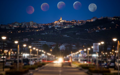 Chieti oglądała park Mall i całkowite zaćmienie księżyca