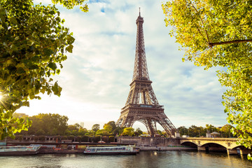 Wieża Eiffla w Paryżu, Francja