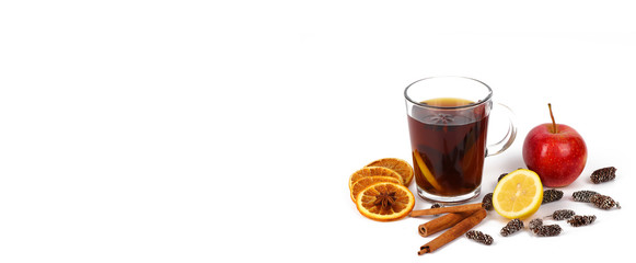 herbata świąteczna lub grzane wino - świąteczny baner panoramy - z miejscem na swobodne korzystanie z tekstu nagłówka