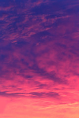 Ognisty zachód słońca na Krymie