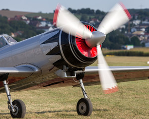 Widok szczegółowy Śmigło zabytkowego samolotu w toku