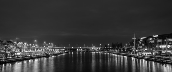 NIGHT RIVER - Port city of Szczecin by night 