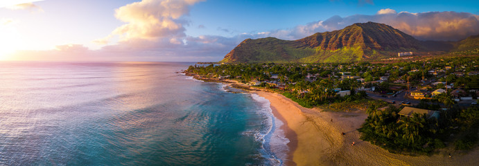 Powietrzna panorama Zachodnie wybrzeże Oahu, teren Papaoneone plaża. Hawaje, USA