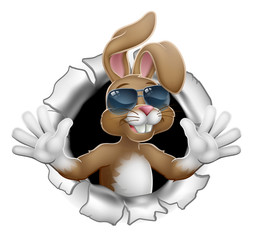 Postać z kreskówki królik wielkanocny w fajnych okularach przeciwsłonecznych 