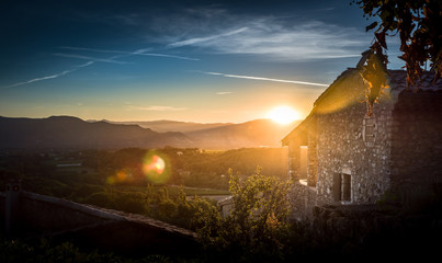 Zachód słońca nad Prowansją - na południu Francji