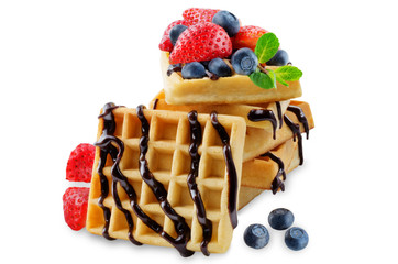 Jagody Waffeles i liść mięty na białym tle