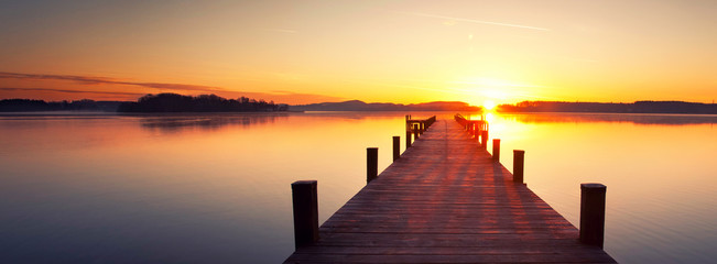 nieskończenie długi most