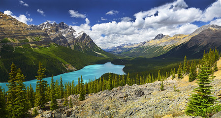 Peyto Lake w Parku Narodowym Banff, Alberta, Kanada, Park Narodowy Banff jest wpisany na Listę Światowego Dziedzictwa UNESCO