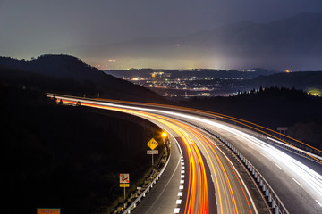 Lekki ślad autostrady i samochodu