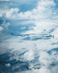 Widok z lotu ptaka Islandii. Widok z lotu ptaka niesamowite krajobrazy Islandii, wzory lodowców, góry, rzeki i kształty. Piękne naturalne tło. Islandia z nieba.