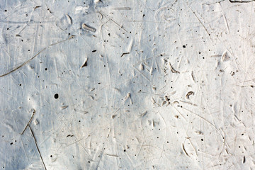 Używana metalowa płyta z zadrapaniami