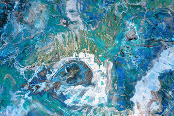 Przekrój przez kolorowy kamień szlachetny