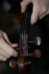 Skrzypaczka dziewczyna melodie skrzypce