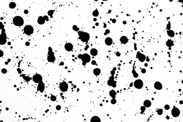 Czarno-białe splatters atramentu i wyciek