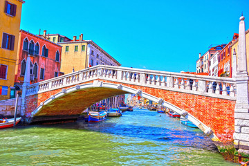 Tradycyjne domy wzdłuż kanału Wenecja Włochy