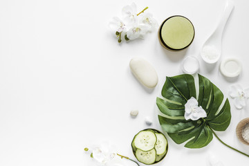 Widok z góry kolekcji elementów spa