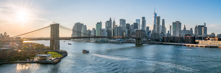 Panorama panoramę Nowego Jorku o zachodzie słońca z Brooklyn Bridge