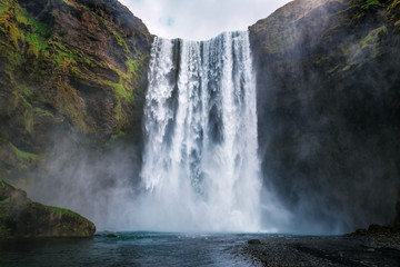 Panel Szklany do łazienki wodospad skogafoss na Islandii